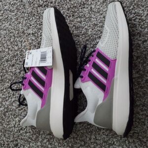 Adidas Ubounce DNA running shoe